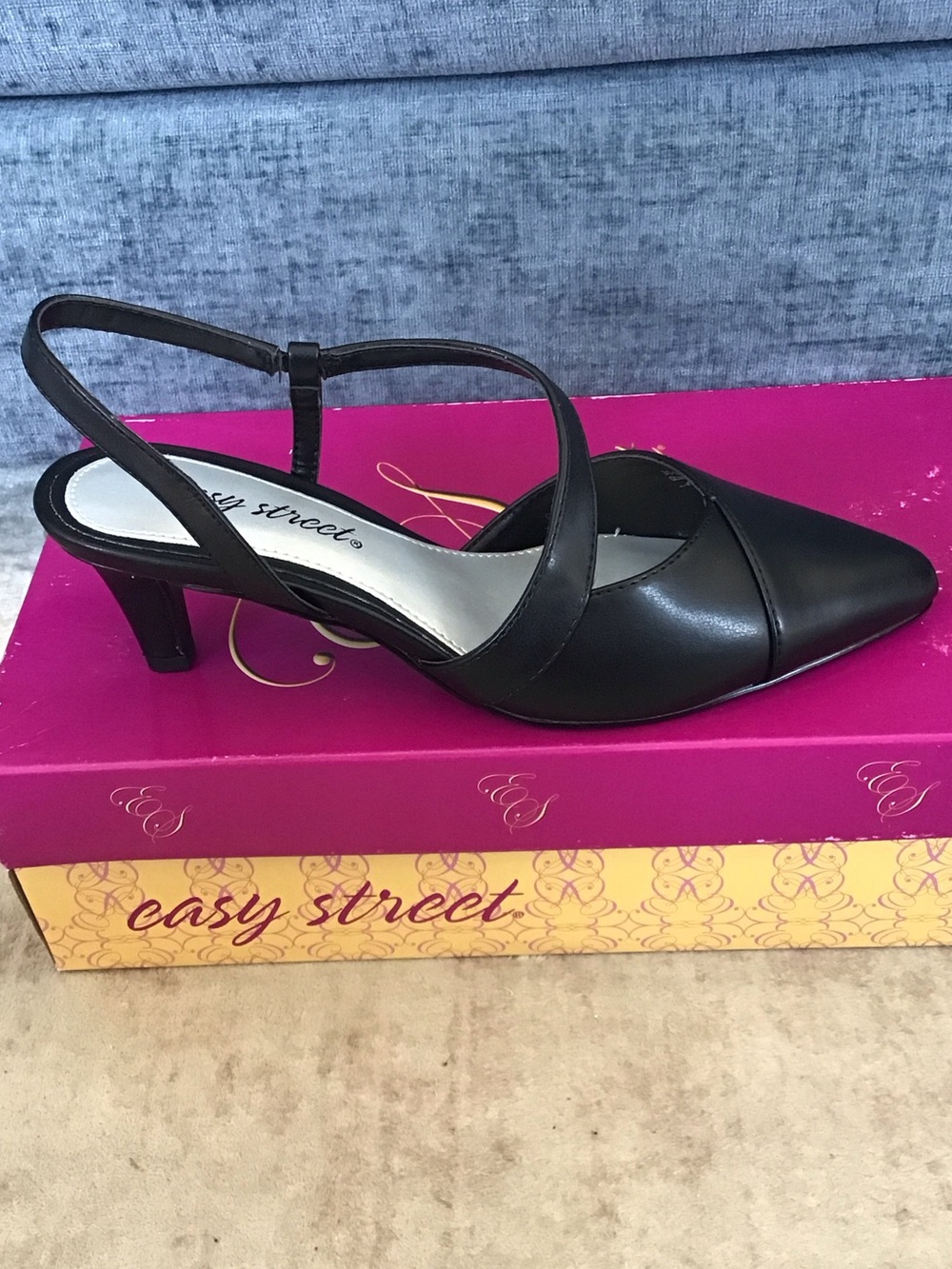easy street Emerald Black Pointed-Toe Slingback Mid Heel
